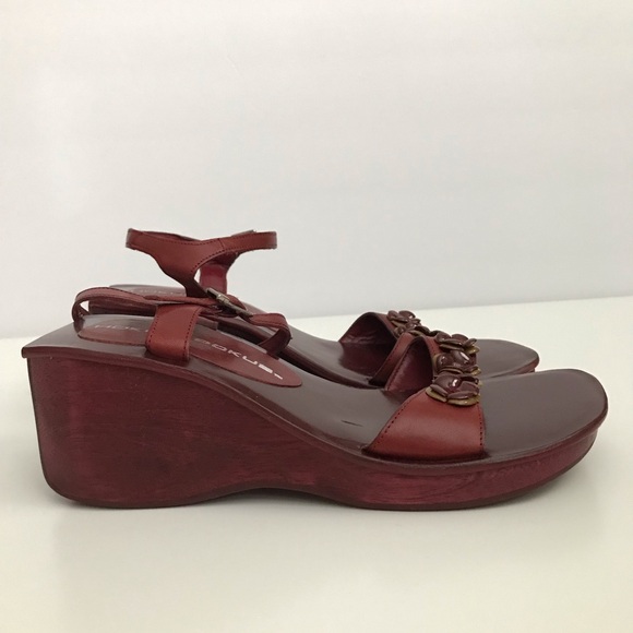 Vintage Leather Wood Sandals - Picture 2 of 9